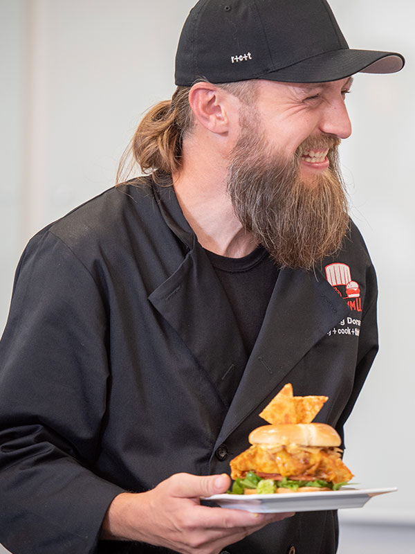 Join our team! View career options and benefits | Red Robin