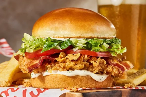 Red Robin Gourmet Burgers, Inc. Completes Refinancing to Strengthen Financial Foundation and Support First Choice Plan
